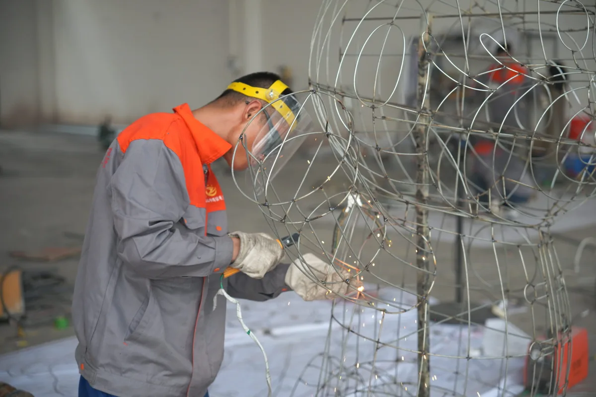 A look at making light sculptures