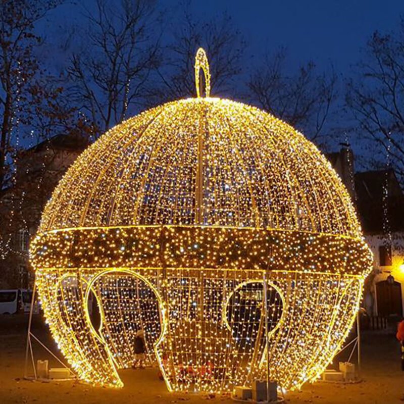 Golden Walk-Through Bauble Light Dome — JQ-23N-647