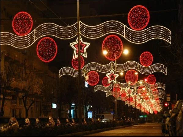 Red Bauble and Wave Street Light Canopy — TM009